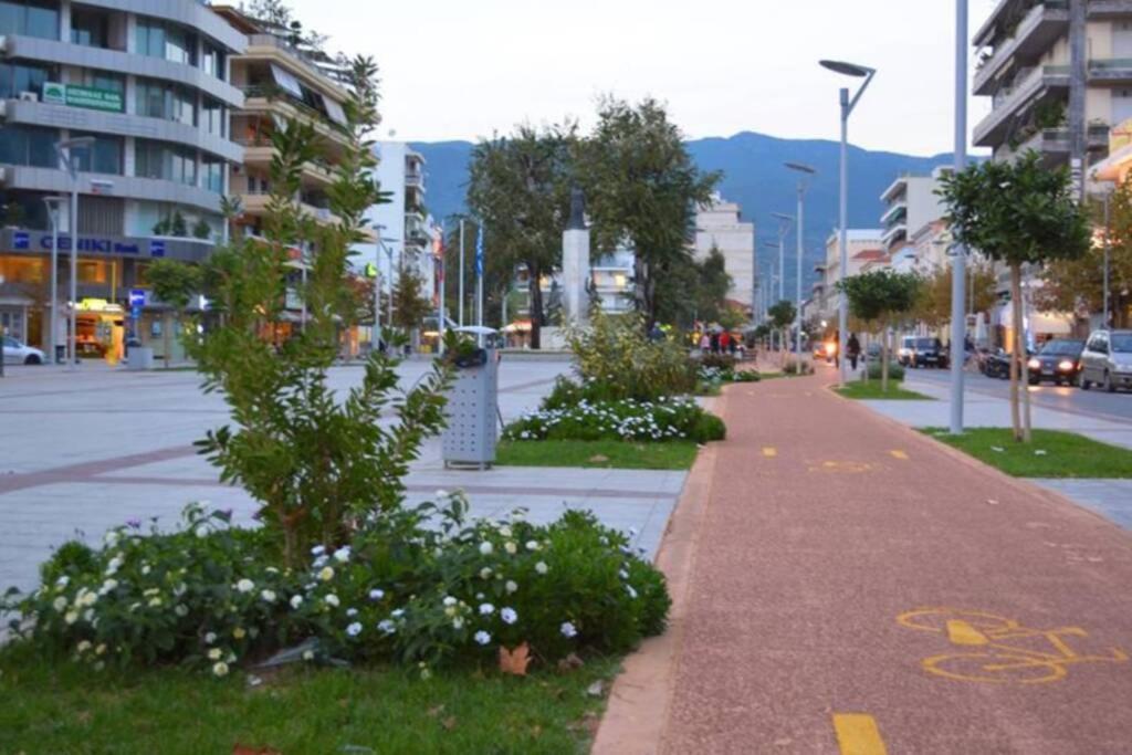 Stylish River Flat, Near The Center And The Beach Apartment Kalamata Exterior photo